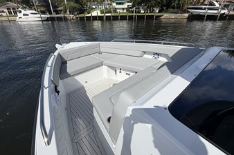 Cruisers Yachts 38 VTR 37 2026 Cruisers Yachts 38 VTR 38