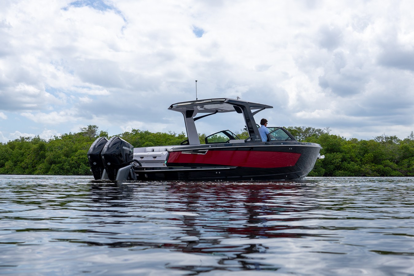 2024 Aviara AV32 Outboard 3