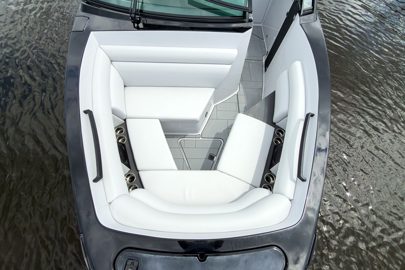 2024 Aviara AV32 Outboard 20