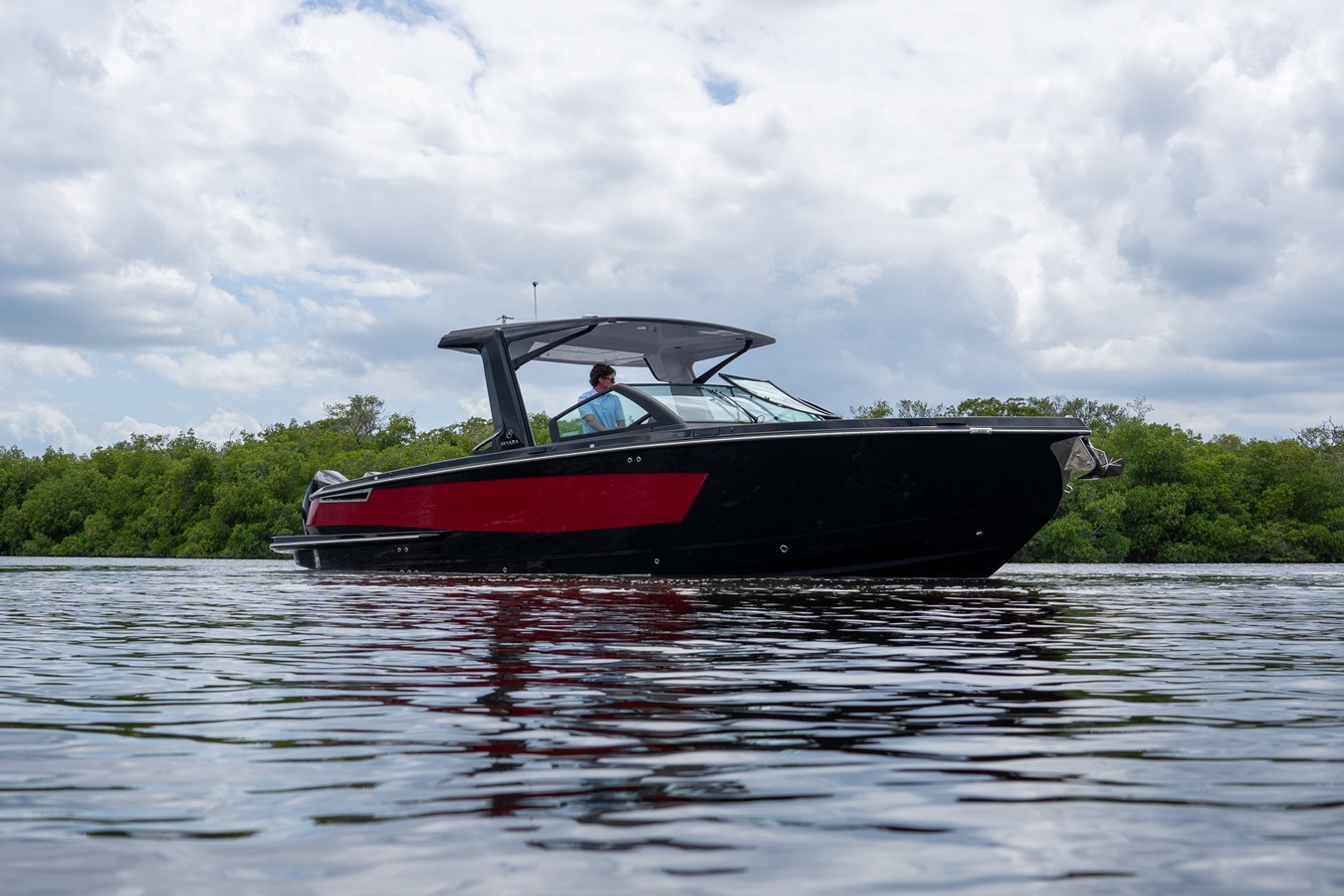 2024 Aviara AV32 Outboard 26