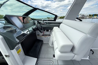 2024 Aviara AV32 Outboard 12