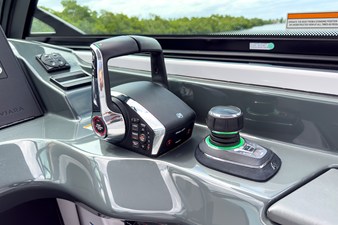 2024 Aviara AV32 Outboard 16