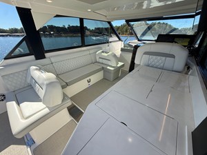 Regal 36 GRANDE COUPE 15 2021 Regal 36 GRANDE COUPE 16