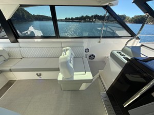 Regal 36 GRANDE COUPE 34 2021 Regal 36 GRANDE COUPE 35