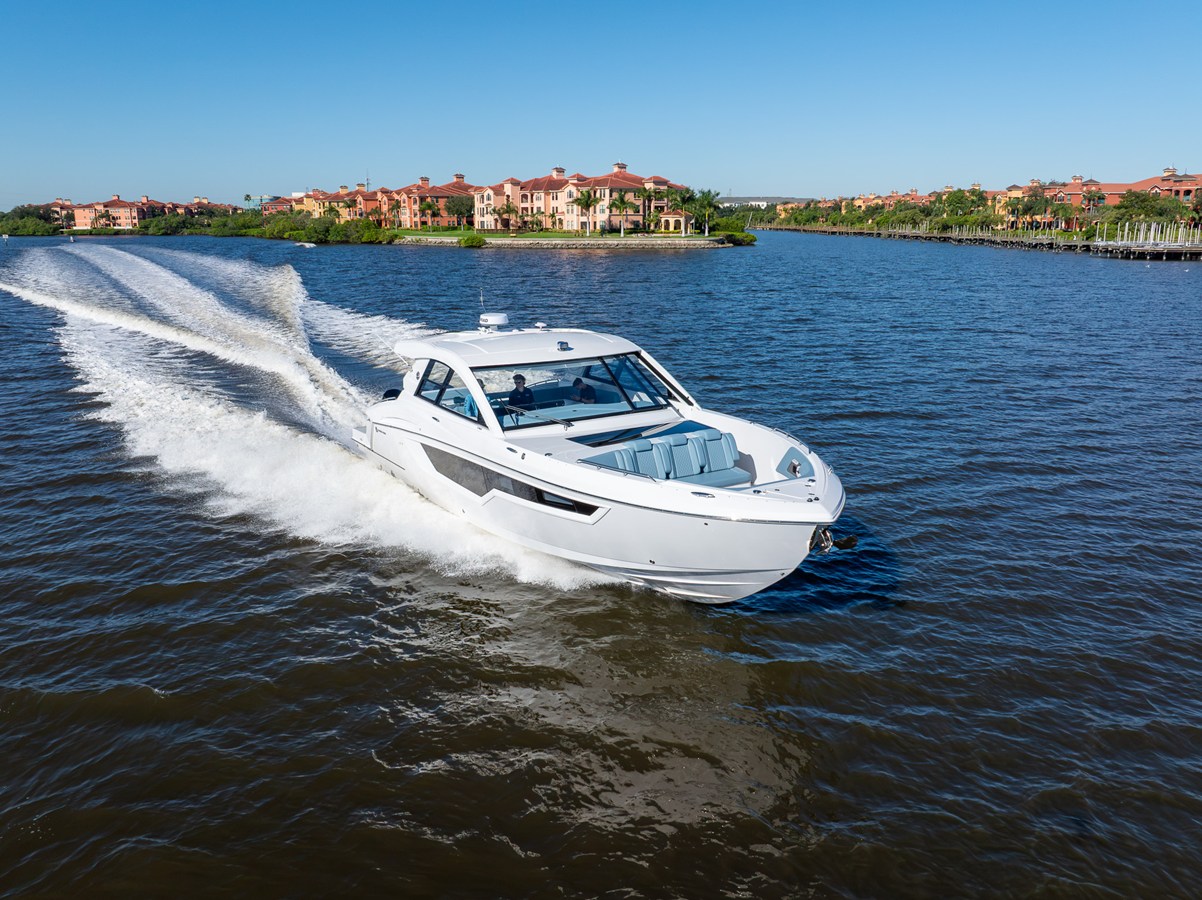 2027 Cruisers Yachts 50 GLS OB 3