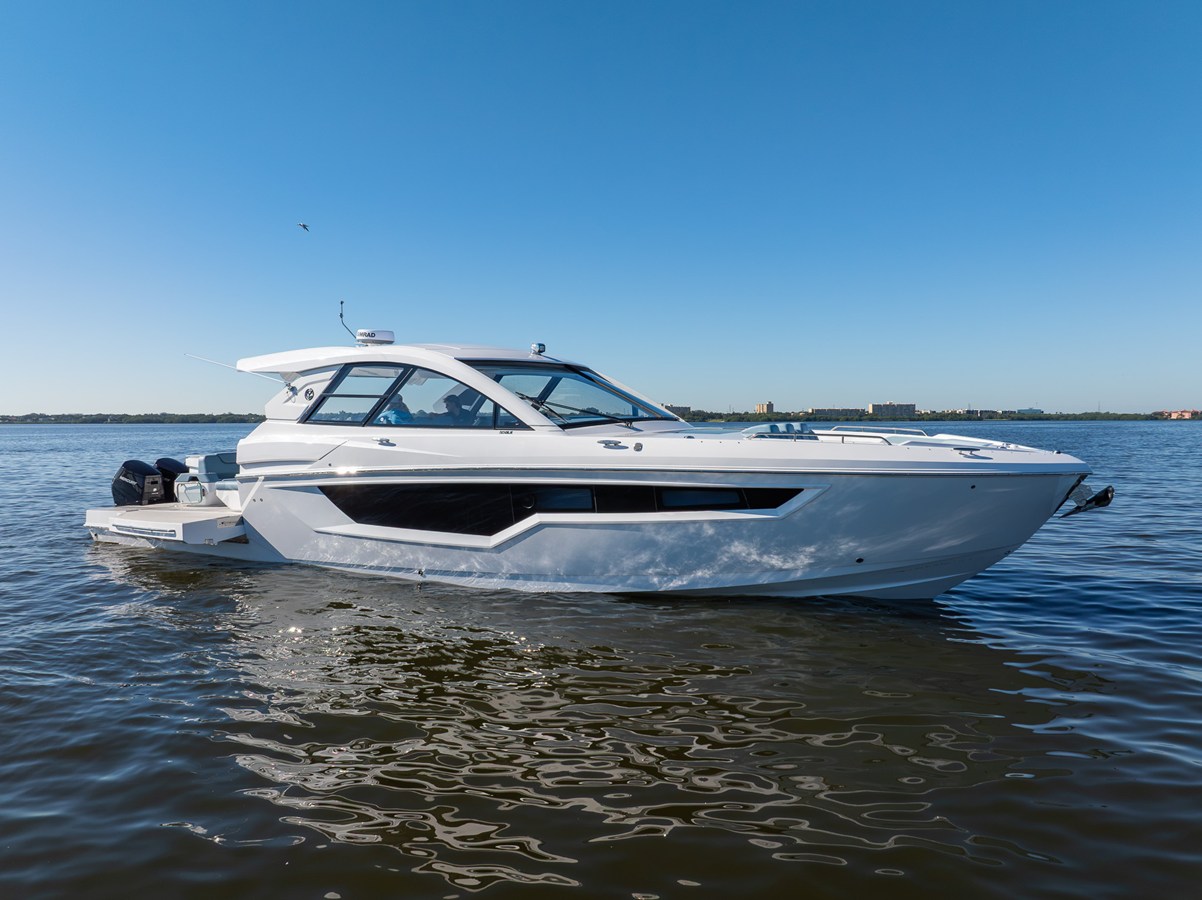 2027 Cruisers Yachts 50 GLS OB 12