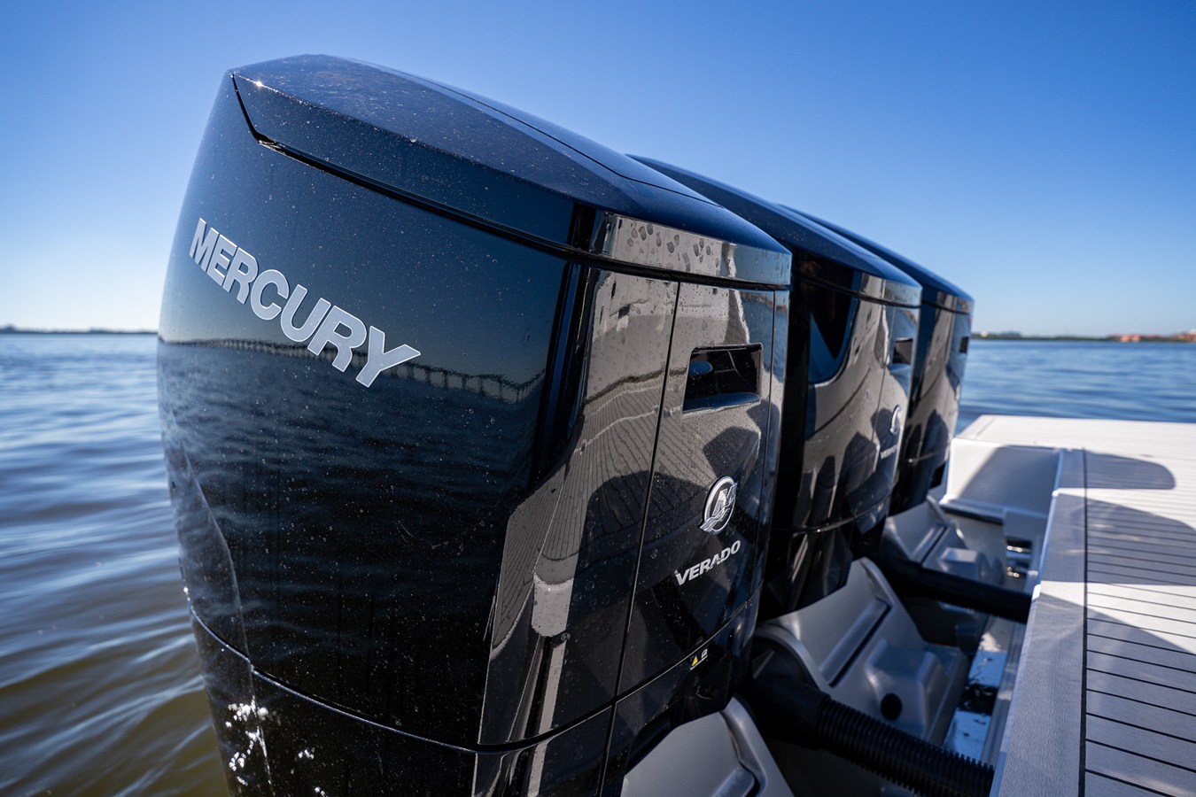 2027 Cruisers Yachts 50 GLS OB 17