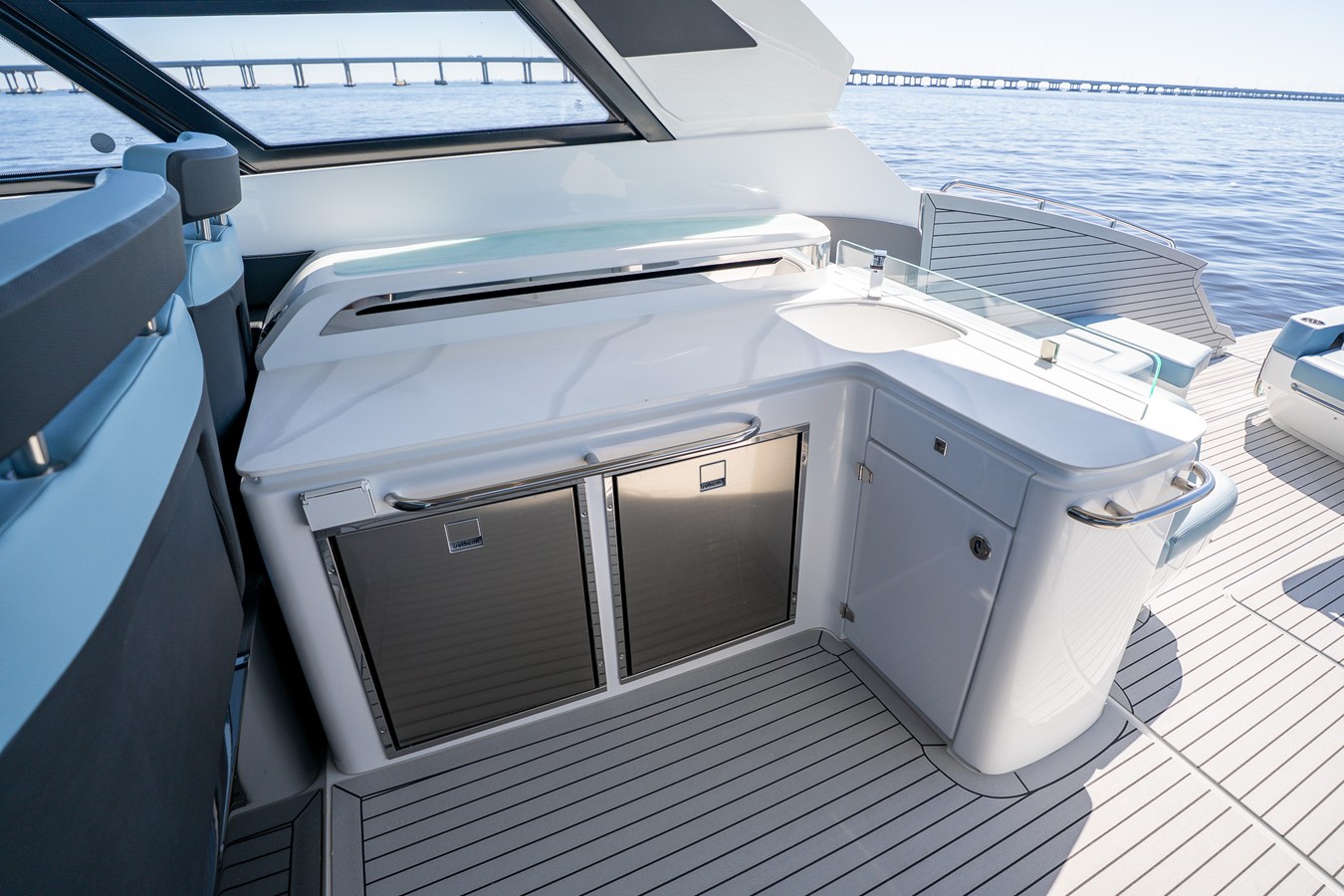 2027 Cruisers Yachts 50 GLS OB 24