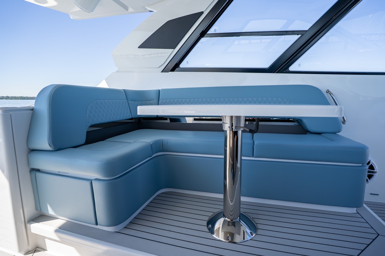 2027 Cruisers Yachts 50 GLS OB 27