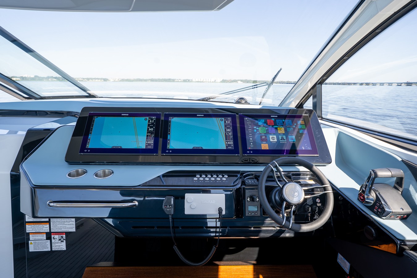 2027 Cruisers Yachts 50 GLS OB 32