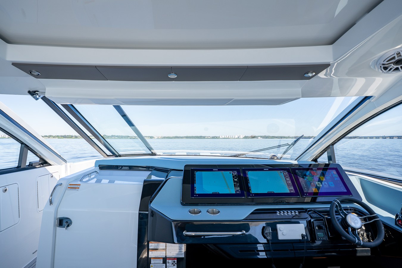 2027 Cruisers Yachts 50 GLS OB 38
