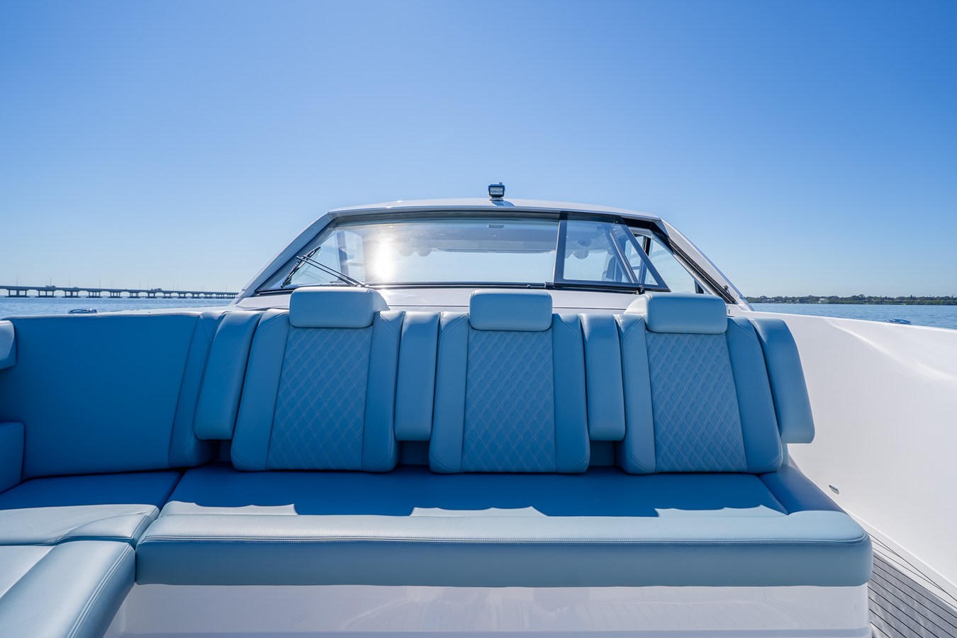 2027 Cruisers Yachts 50 GLS OB 41