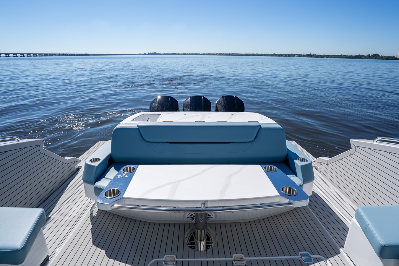 2027 Cruisers Yachts 50 GLS OB 46