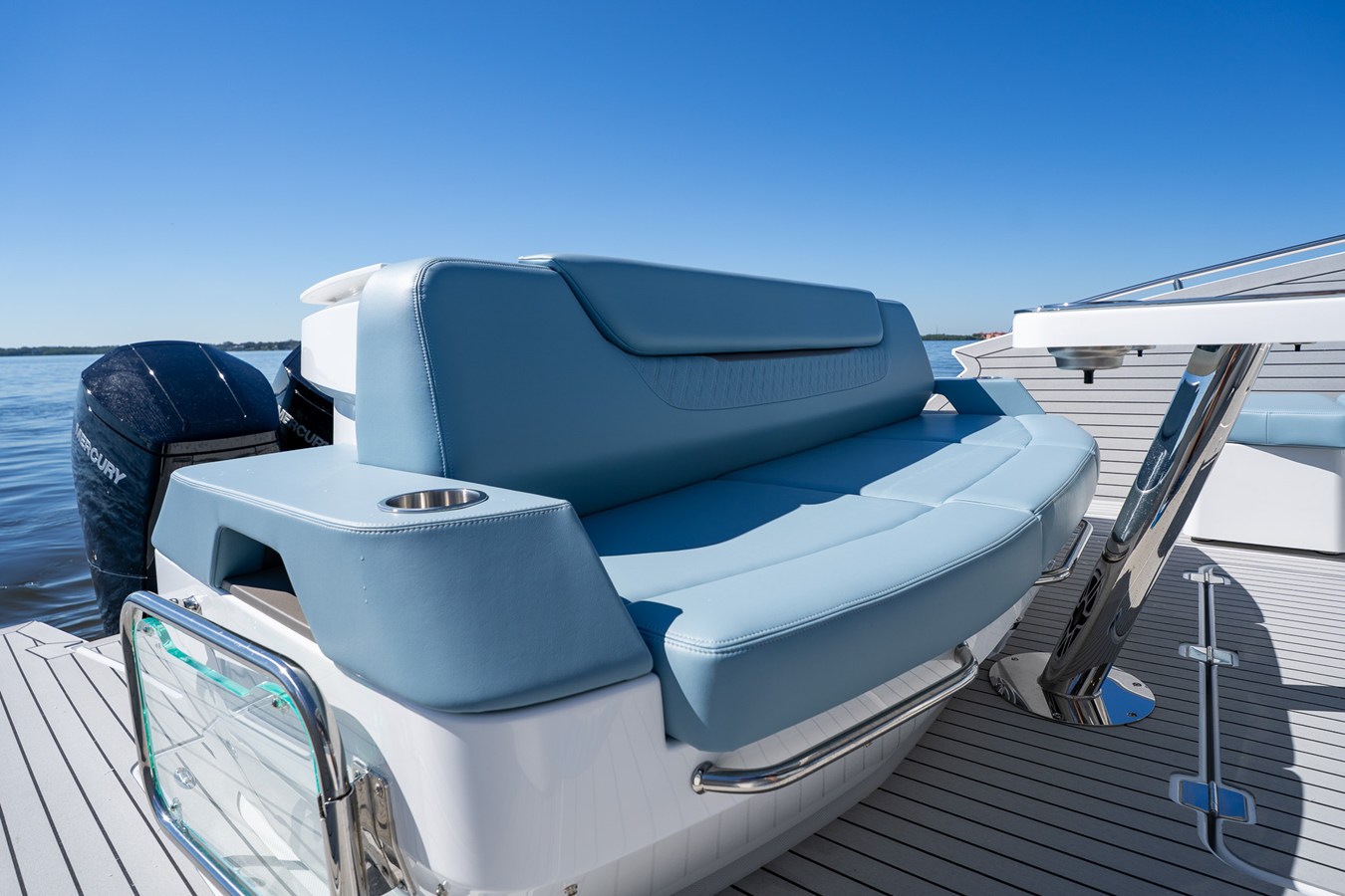 2027 Cruisers Yachts 50 GLS OB 49
