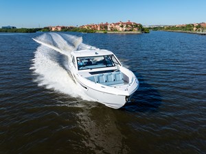 Cruisers Yachts 50 GLS OB 3 2027 Cruisers Yachts 50 GLS OB 4