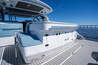 2027 Cruisers Yachts 50 GLS OB 18