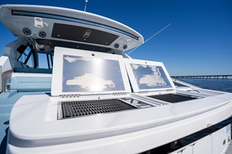 2027 Cruisers Yachts 50 GLS OB 19