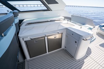 2027 Cruisers Yachts 50 GLS OB 24