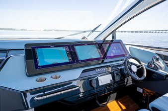 2027 Cruisers Yachts 50 GLS OB 31