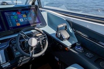 2027 Cruisers Yachts 50 GLS OB 35