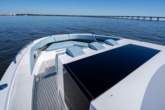 2027 Cruisers Yachts 50 GLS OB 39