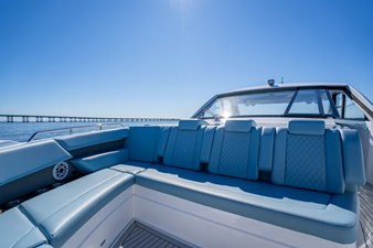 2027 Cruisers Yachts 50 GLS OB 42