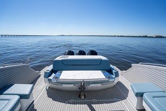 2027 Cruisers Yachts 50 GLS OB 47