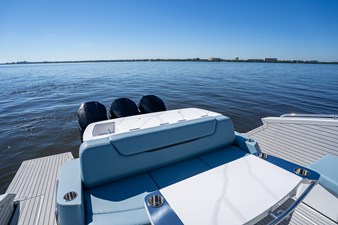 2027 Cruisers Yachts 50 GLS OB 48