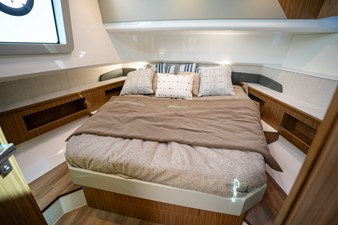 2027 Cruisers Yachts 50 GLS OB 52