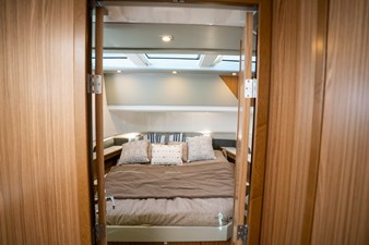 2027 Cruisers Yachts 50 GLS OB 54