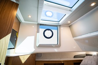 2027 Cruisers Yachts 50 GLS OB 56