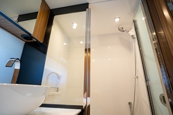 2027 Cruisers Yachts 50 GLS OB 61