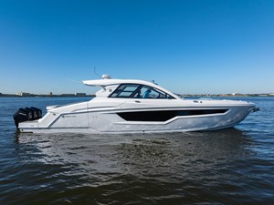 2027 Cruisers Yachts 50 GLS OB 66