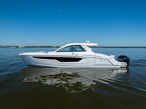 2027 Cruisers Yachts 50 GLS OB 68