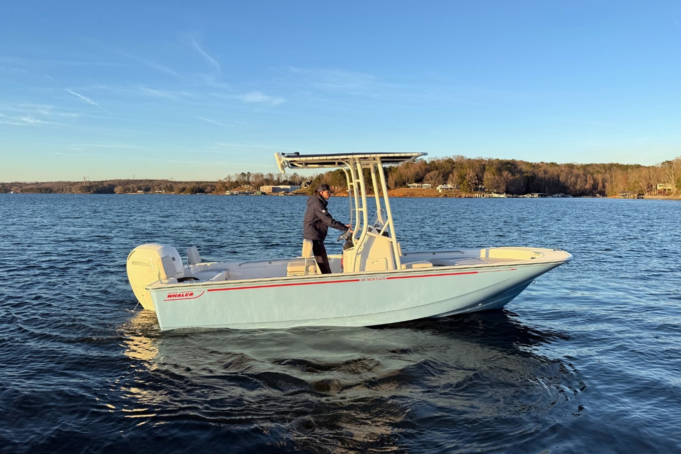 2026 Boston Whaler 190 Montauk 5