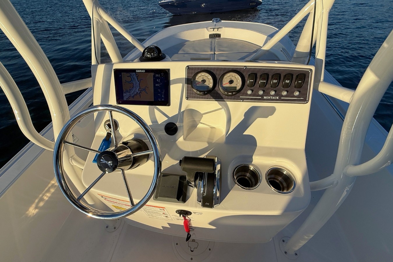 2026 Boston Whaler 190 Montauk 15