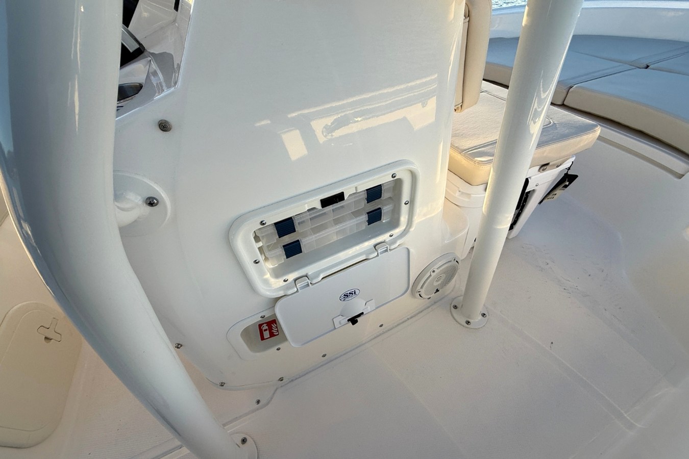 2026 Boston Whaler 190 Montauk 18