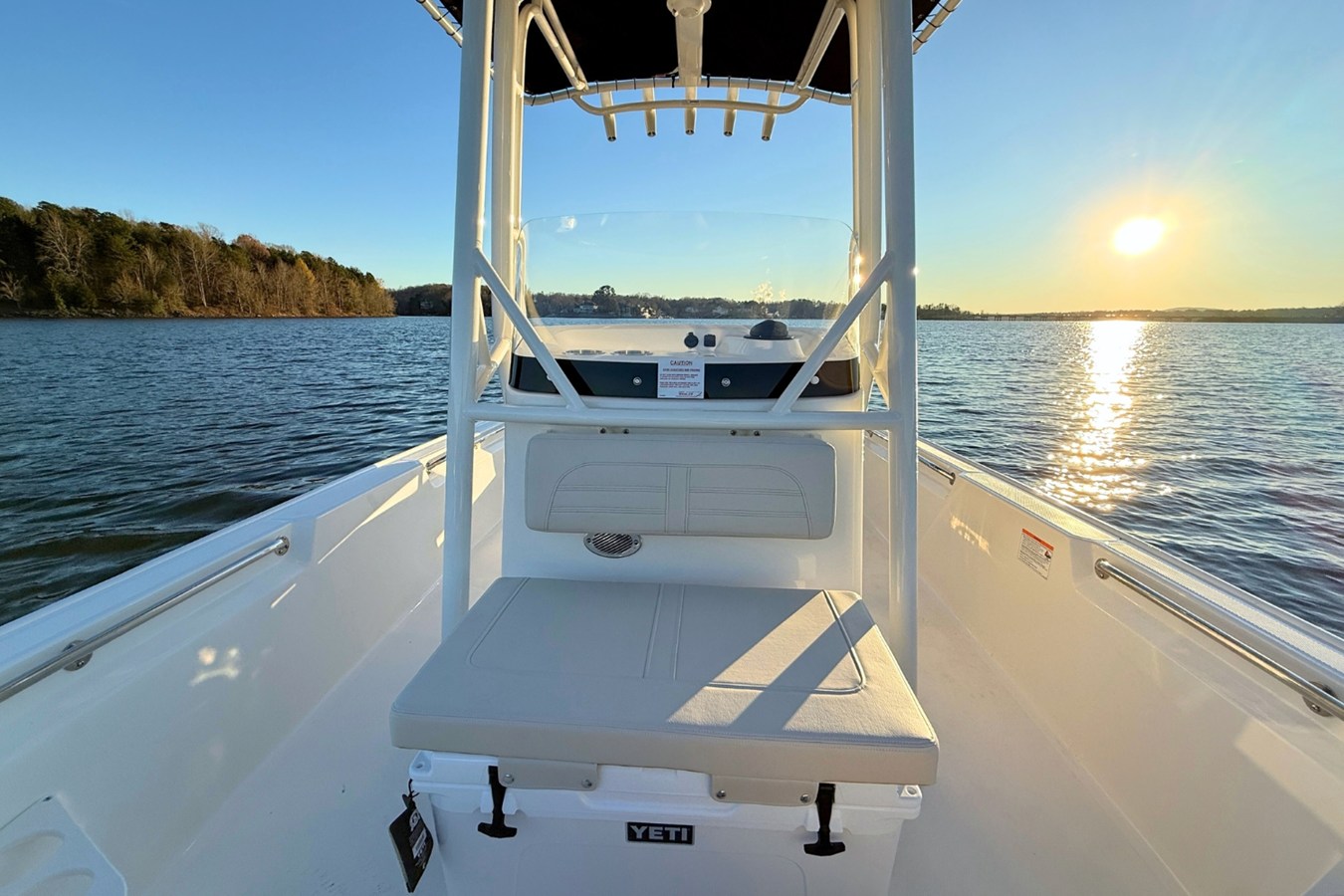 2026 Boston Whaler 190 Montauk 19