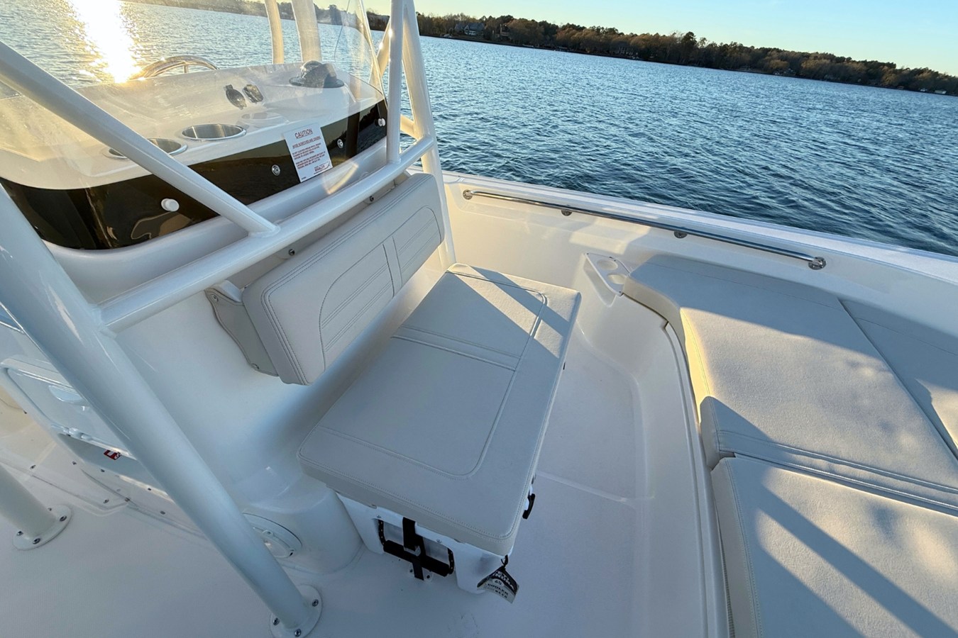 2026 Boston Whaler 190 Montauk 21