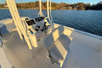 2026 Boston Whaler 190 Montauk 10
