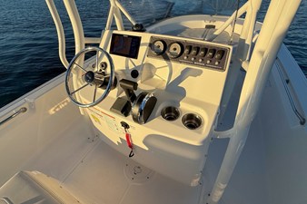 2026 Boston Whaler 190 Montauk 13