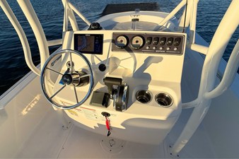 2026 Boston Whaler 190 Montauk 14