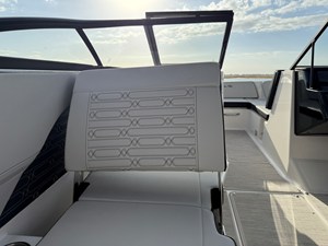 2026 Sea Ray SPX 210 Outboard 11