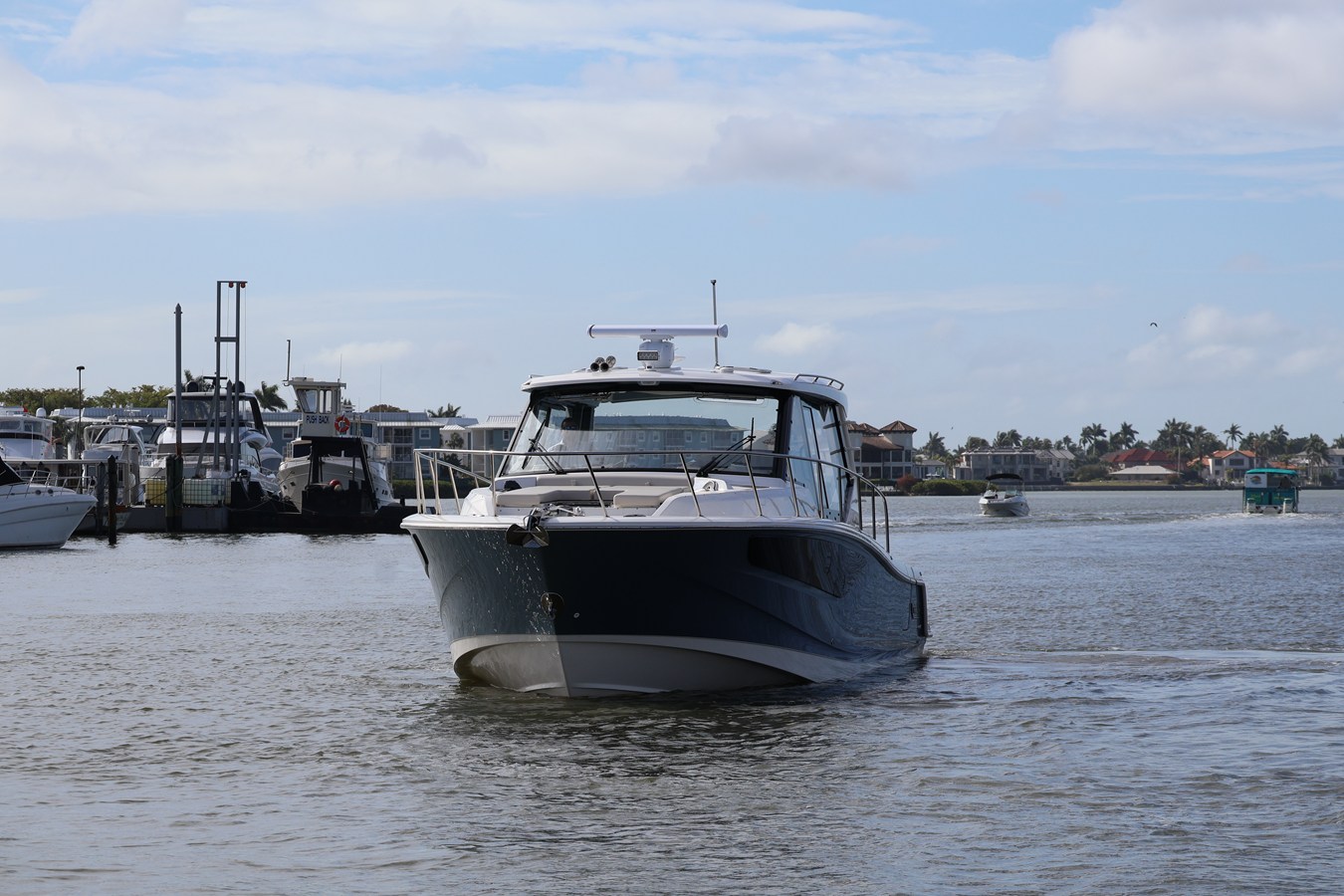 2026 Boston Whaler 405 Conquest 3
