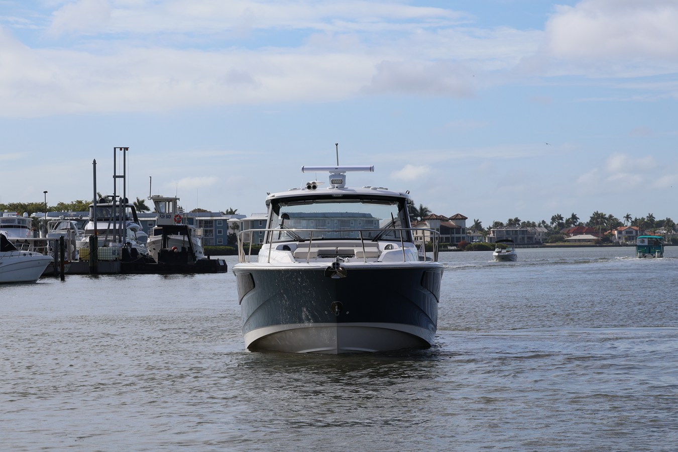 2026 Boston Whaler 405 Conquest 4