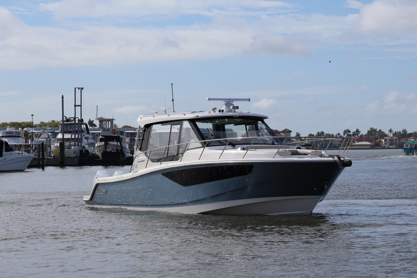 2026 Boston Whaler 405 Conquest 5