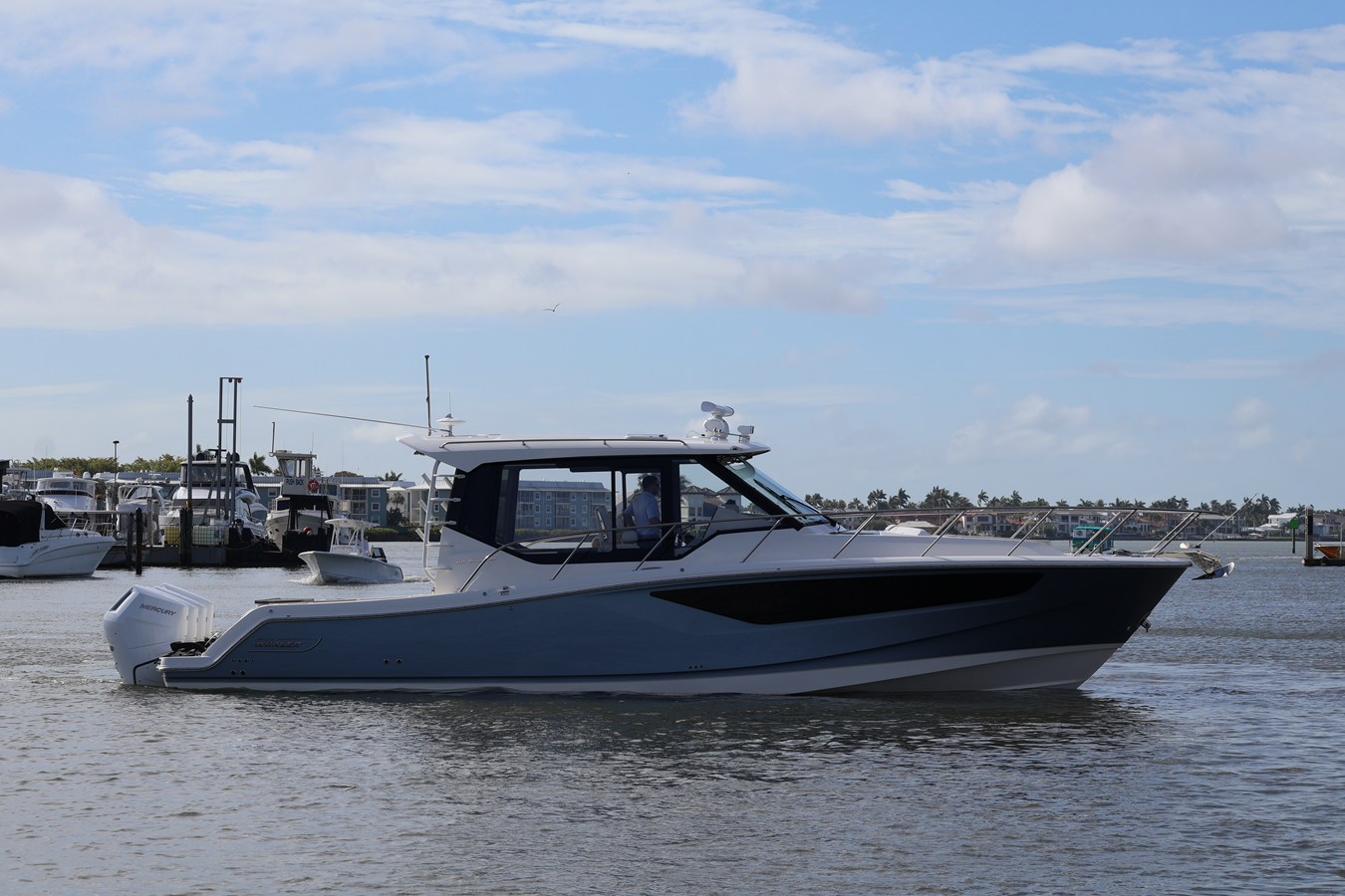2026 Boston Whaler 405 Conquest 7