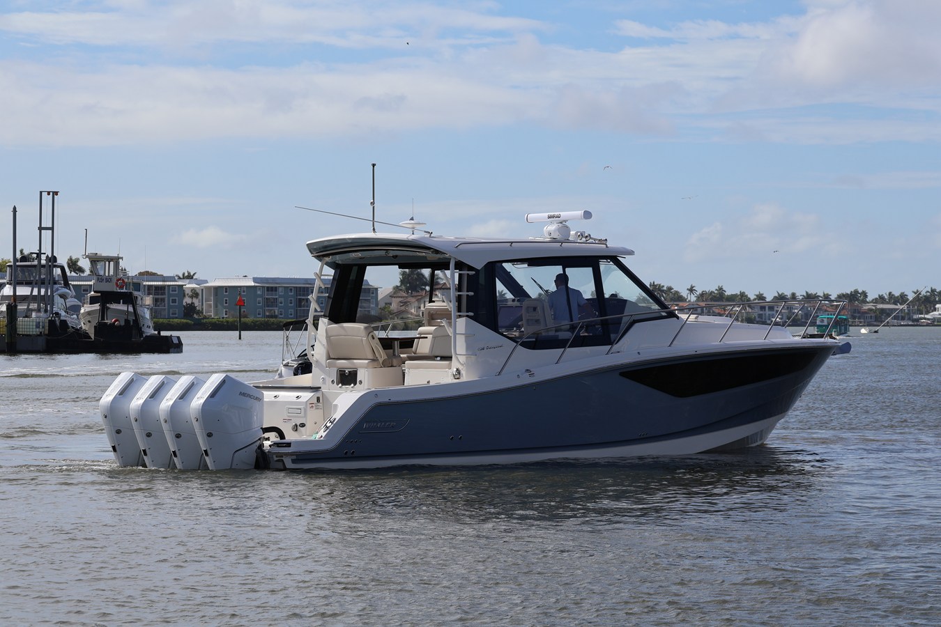 2026 Boston Whaler 405 Conquest 9