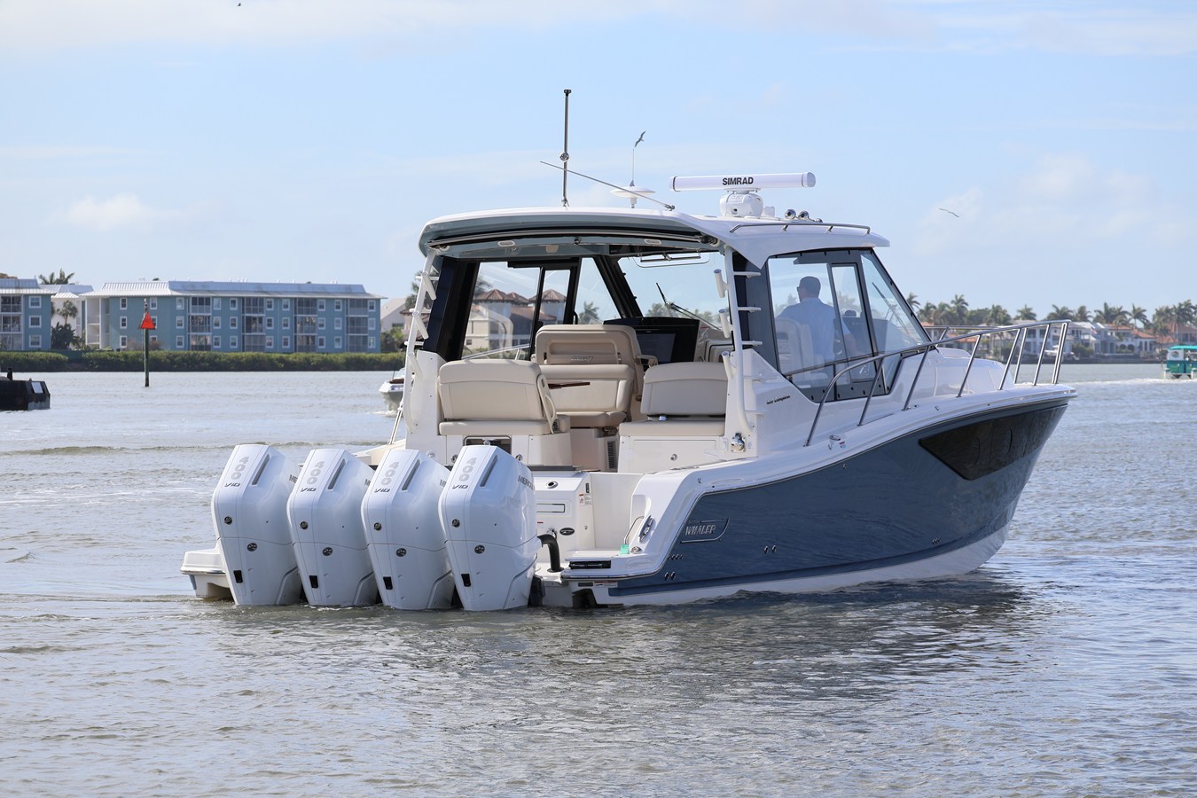 2026 Boston Whaler 405 Conquest 11