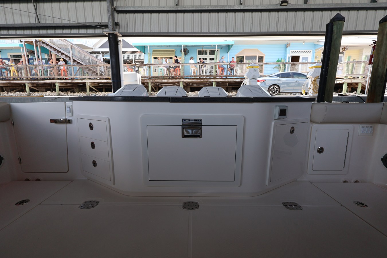 2026 Boston Whaler 405 Conquest 18